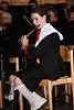 1102571_ Kastelruther junge Musikerin im Orchester Flöte spielen in Porträt auf Bühne Flötisten Konzertfoto