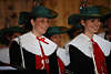 1102591_ Kastelruther Musikkapelle hübsche Mädchen in Trachtenkleid, junge Musikerinnen im Orchester