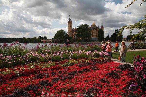 Roter Blumenteppich Schweriner Garten Schlossblick ber Wasser