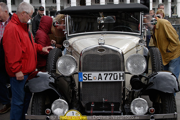 Ford Oldtimer Altmobil schickes Auto bei Rallye