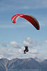 Paragliding Flieger Flugaufnahme ber Berggipfel Streckenflugbild