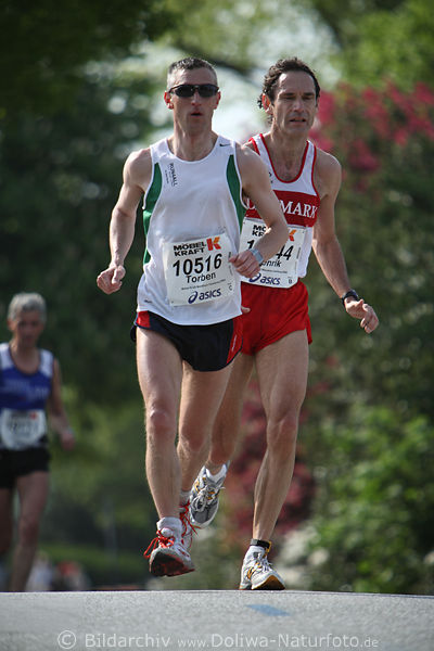 Torben Bille vor Henrik aus Dnemark Marathon-Laufduo