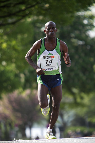 Asaf Bimro Marathonlauf in Alsterallee Sportfoto aus Hamburg
