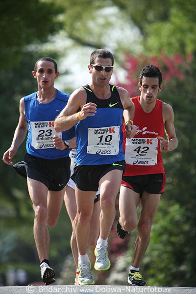 Marathon Profilufer Trio: Antonio, Jose + Mohamed auf Laufstrecke