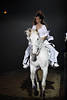 Julia Temmler Amazone auf ihrem höchst seltenen Knabstrupper “Troja” Pferd Foto in Gala-Show Weißlichter