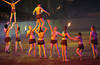 Artistik GalaShow Mädels mit Fackeln Foto Akrobatik Pyramide bauen