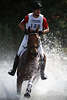 001420_Gelndeprfung dynamischer Wasserritt Sportbild Michael Dahlkamp auf Pferd Salvatore D in Wasserspritzer