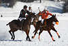 901336_Sankt Moritz Polobild Duell um Poloball Polospieler zu Pferden dynamische Fotografie