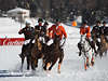 Polospieler Schnee-Pferderitt Galopp zum Poloball 901277 Aktionsbild Sankt-Moritzersee Polo-Weltcup
