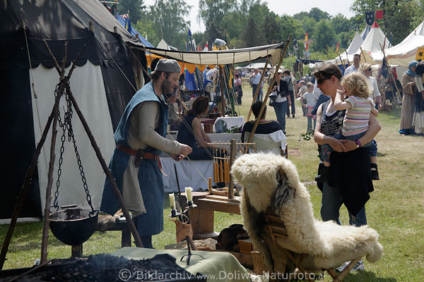 803215_Ritterlager Zelte wie im Mittelalter