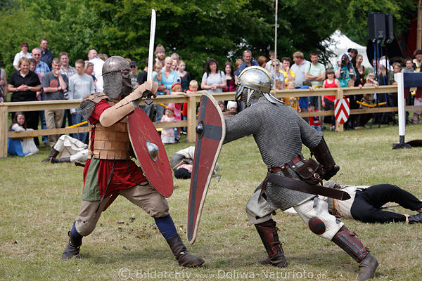 Schwertkampf der Ritter Schau-Duell