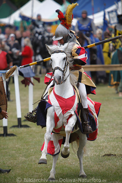 Ritter mit Lanze zu Pferd Treffprfung