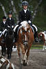 000847_Mdchen Dressur-Reiterinnen Foto auf Ponys reiten im Heidebltenturnier in Bispingen