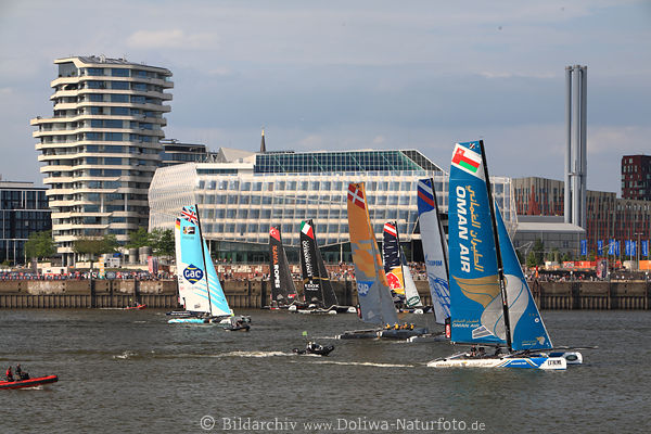 Katamarane Extreme Sailing Wettfahrt in Hamburg Hafencity Elbe Wasserlandschaft