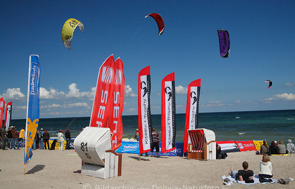 Kitesurf-Trophy am Meer Kite-Segel in Wind Foto 802701 Eventreise