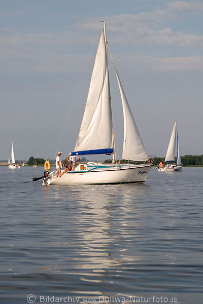 Yacht Magnus & Belbot in Sonne Urlaub Segelromantik Fotografie auf See unter Segeln