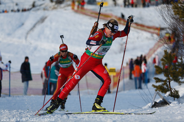 Biathletin Magda Rezlerova Tschechien Sportfoto auf Skiloipe in Kurve Staffelbewerb