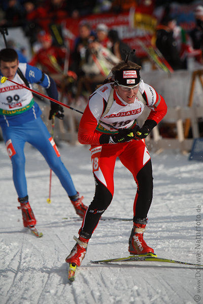 sterreicher Sven Grossegger vor Kosarac Nemanja Laufbild Portrt