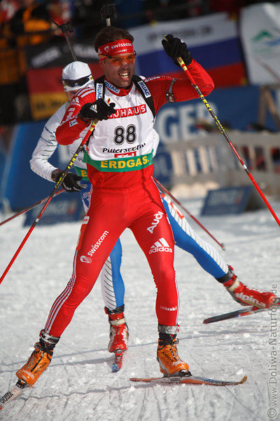 Biathlon Laufduell im Skaterstil Claudio Bckli vorn auf Schiloipe