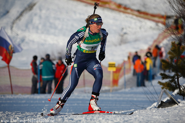 Lanny Barnes aus USA Biathlon-Team spannendes Skilauf Aktionportrt auf Schneeloipe