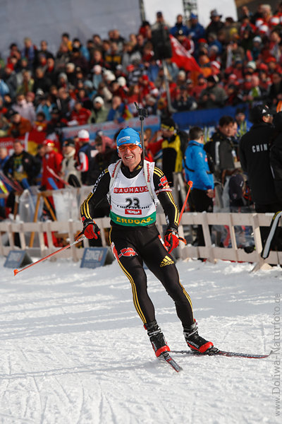 Michael Greis Weltmeister Biathlonstar Team-Deutschland auf Loipe im Stadion bei Staffelbewerb