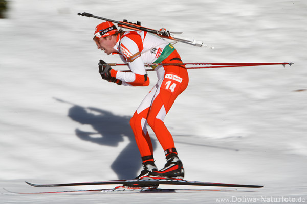 Norwege Eckhoff Stian Biathlet Silhouette Schatten auf Schnee Dynamik-Portrt von Biathlonloipe