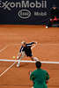 602130_ Nikolai Davydenko am Netz im Tennis Viertelfinale gegen Mario Ancic aus Croatien