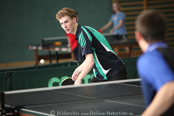 Griese Daniel Finalespiel Bild wartet auf Ball zum Schmettern Tischtennis Jungen Kreismeister Foto