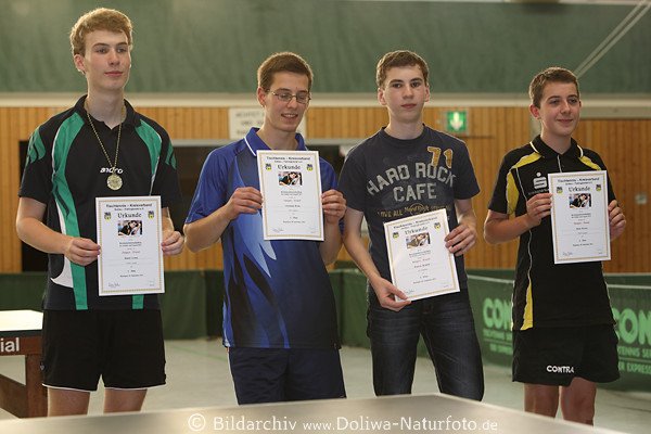 Jungen Einzel Tischtennis Sieger Foto: 1. Daniel Griese 2. Christian Brose 3. Rouven Ribicki & Rene Frster