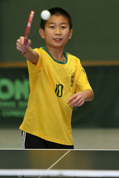 Mio Nguyen Foto beim Tischtennis-Training