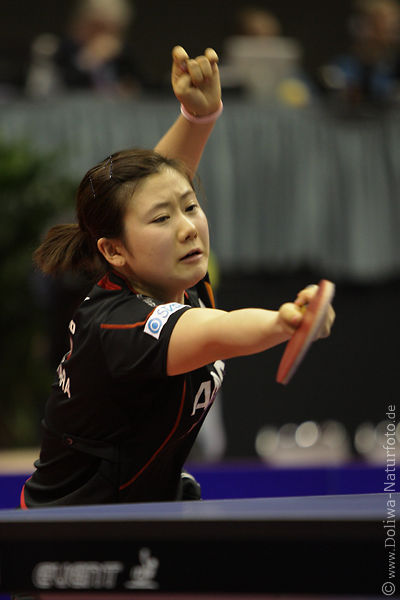 Ai Fukuhara Tischtennis Spielportrt ber Tischplatte