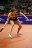 1105038_ Irene Ivancan Bild spielt den Tischtennisball oft von ganz unten nach oben