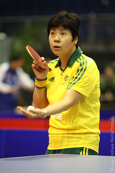 LAY Lian Fang - Australien Tischtennis Spielerin am Ball