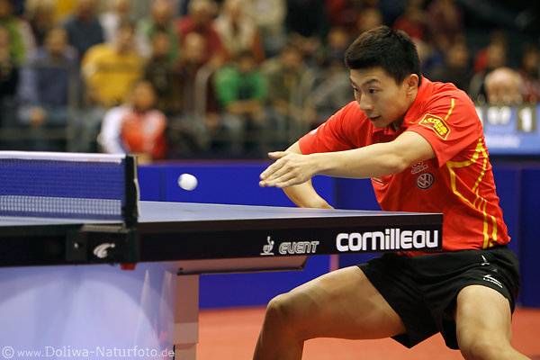 Ma Long Ballschuss China Tischtennis dynamisches Aktionfoto
