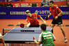 Tischtennis-Doppel Fotos: Ungarn Adam Pattantyus am Ball mit Partner Daniel Kosiba Pingpong Aktion