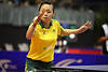 1104831_Miao Miao Tischtennisbild Aktion am Ball Spielfoto Australien hübsches Pingpongstar in Gelbtrikot