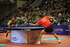 Tischtennis Match-Bild Bastian Steger gegen Chinas Xu-Xin am Ball World-Team-Cup Fotografie