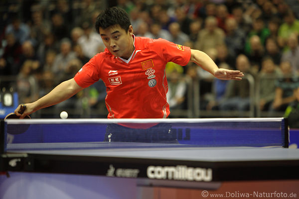 1105655_ Chinese WANG Hao Tischtennis-Bild Aktion am Ball geht vom Sieg zu Sieg