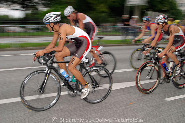 Radrennen Bewegung dynamisches Triathlonfoto