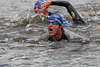 911115_ Triathlon Hamburg Foto, Brustschwimmer in Wasser der Alster Staffeln Jedermann Sprintdistanz Bilder
