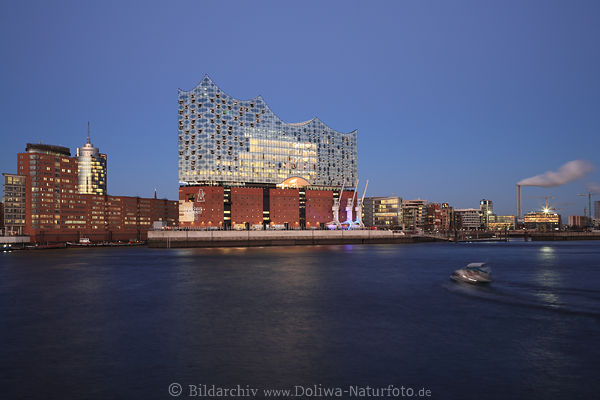 Hamburg Elbphilharmonie in HafenCity Landschaft Nachtlichter Panorama 2017 