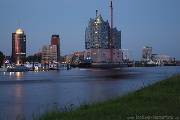 Hamburg Skyline Elbblick in Dmmerung Hochhuser Panorama