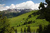1101482_Geislerspitzen Foto Dolomiten Felsen Panorama über SeiserAlm grüne Natur Bergwiesen Landschaftsbild