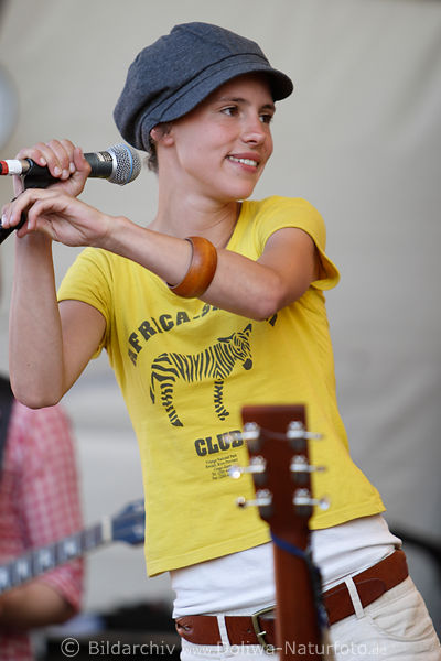 Sngerin Mariah auf Bhne Konzert QueenMary2 Party