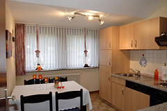 gepflegte gerumige Kche