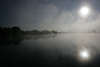 Nebel unheimliche Stimmung & Sonne ber See Foto, Dunst & Spiegelung im Wasser