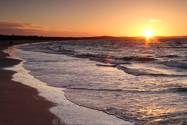 Sonnenuntergang ber Strand Meerkste Wasserwellen