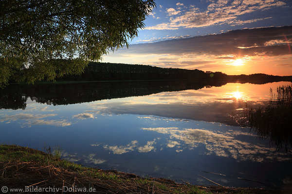 See-Sonnenuntergang romantische Wasserlandschaft Lichtstimmung Naturfoto