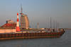 Bremerhaven Meerufer Foto Nordsee-Promenade Leuchtturm Atlantic-Turm Fernsehturm