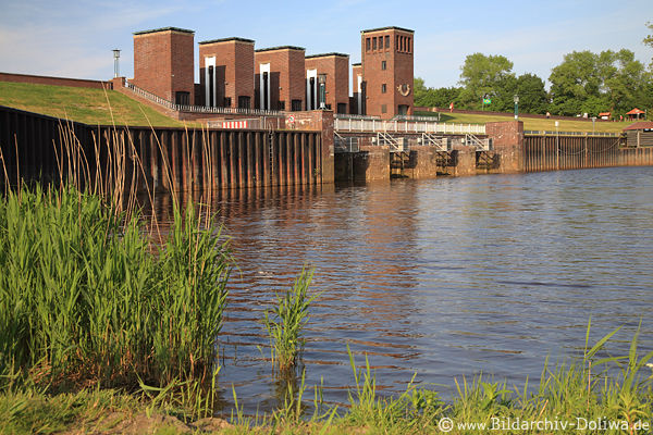 Schleusenanlage Dangaster Siel Wassersperre Dangaster Tief Hafen